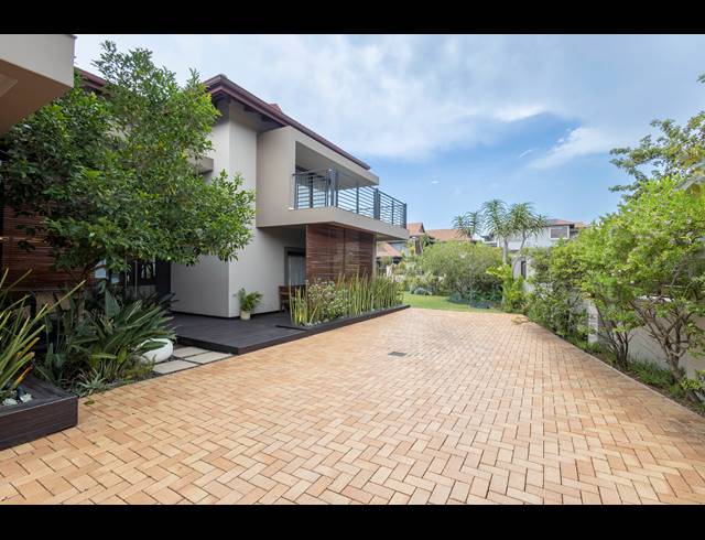 5 BEDROOM HOUSE FOR SALE IN IZINGA